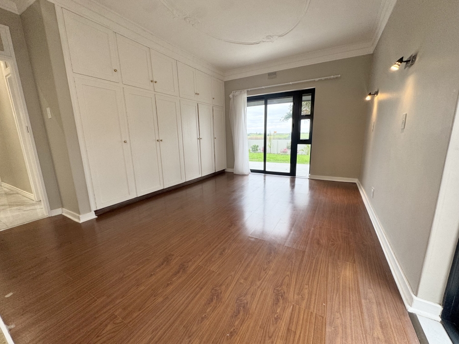 To Let 4 Bedroom Property for Rent in Milnerton Central Western Cape